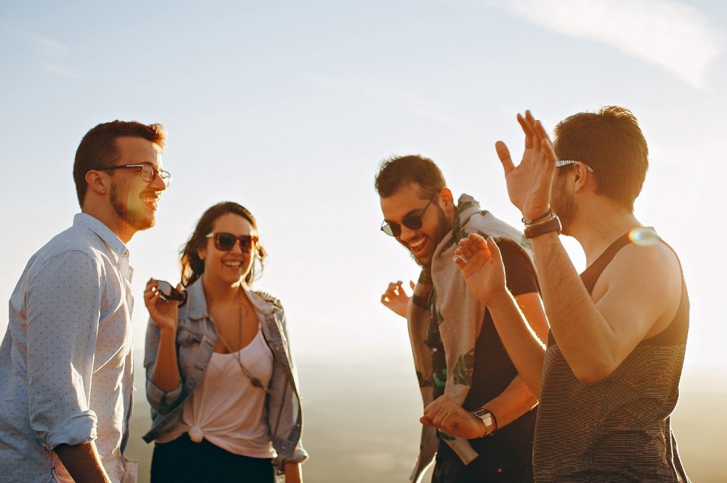 7 Give-Away Signs He Wants a Relationship