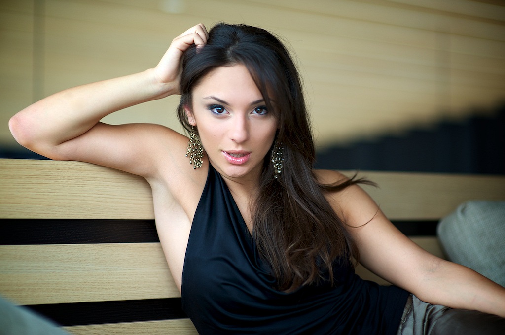 Instructions to Play with Men on the Web